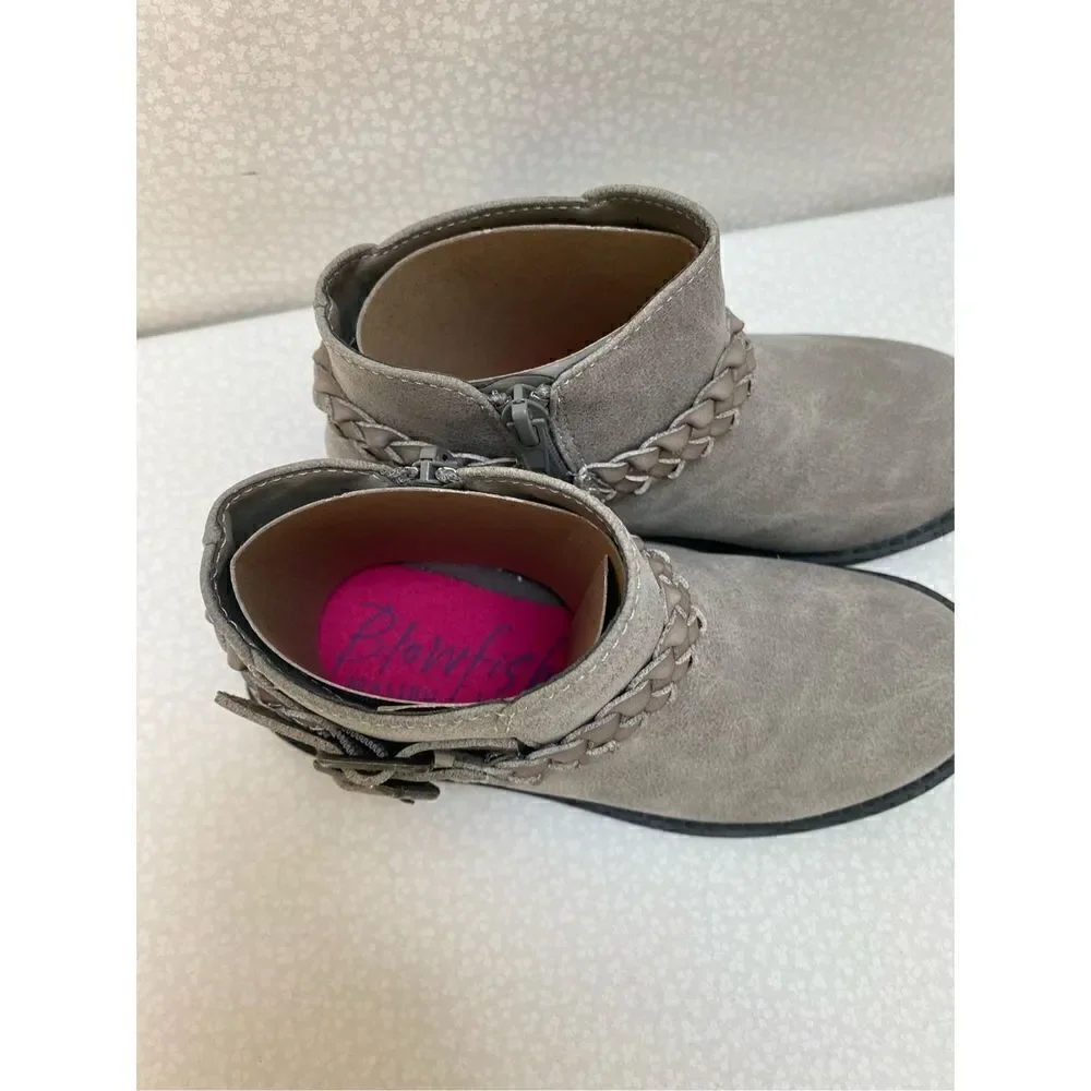Blowfish Malibu Girls Size 5 Keepsake-k Ankle Boot in Smokey Gray